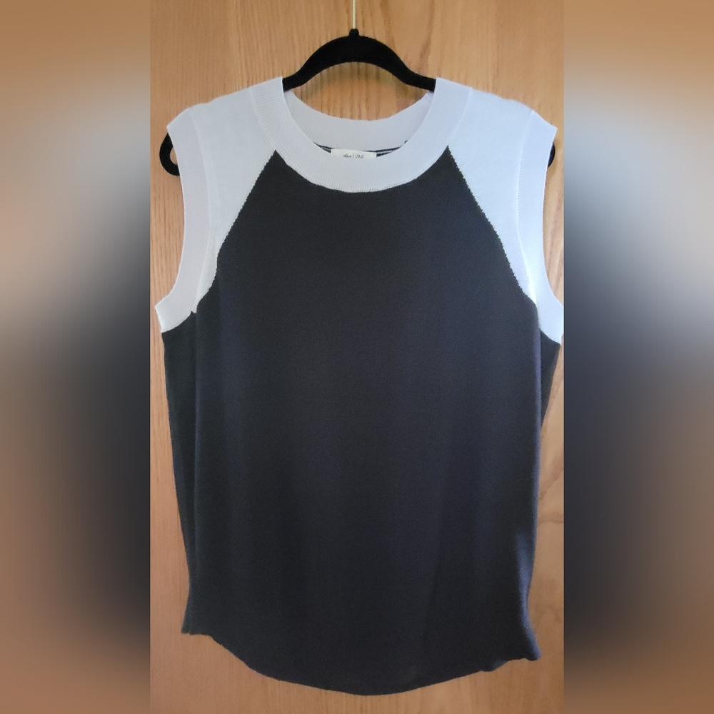 Olive & Vine sleeveless knit